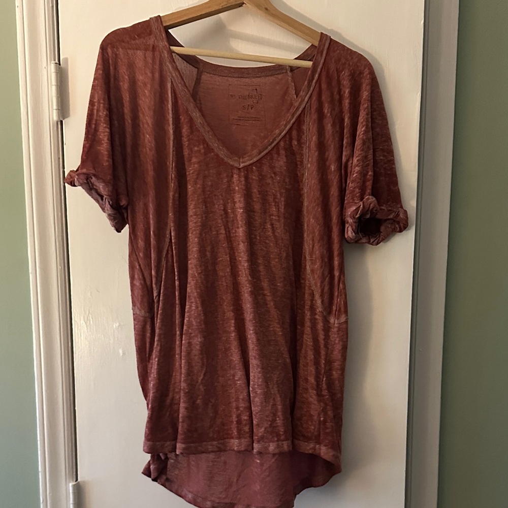 We The Free Short Sleeve V-Neck Tee - Deep Red